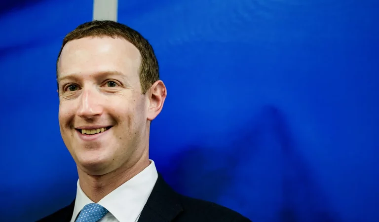В Facebook снижается доля политического контента.