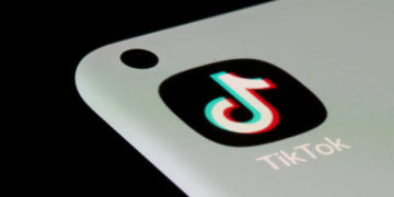 Как секретный алгоритм TikTok изучает и подчиняет каждого пользователя