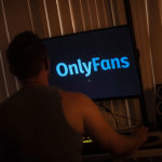 Порно-гигант OnlyFans, подпитываемый обманом