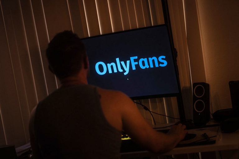 Порно-гигант OnlyFans, подпитываемый обманом