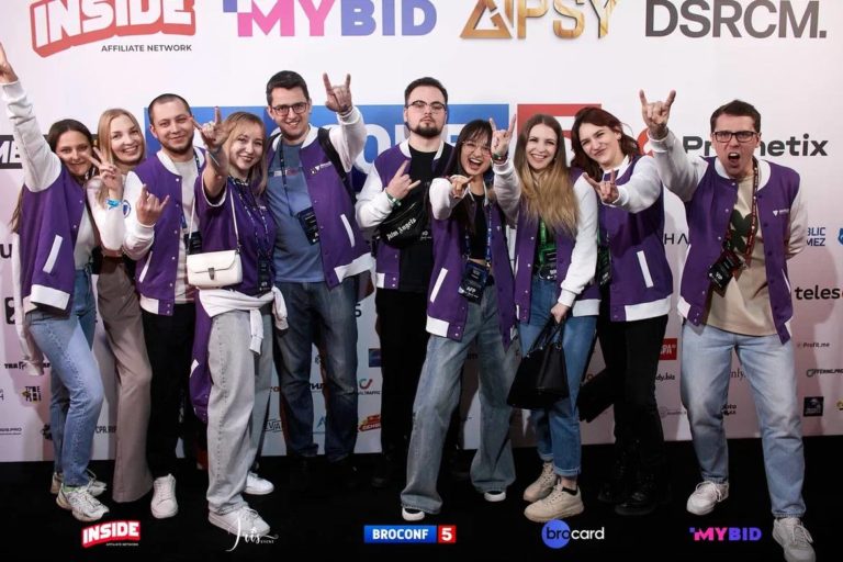 Pampadu на BROCONF 5: посетили Деревню дураков, посмотрели на кур, послушали L'ONE и встретились с коллегами по рынку